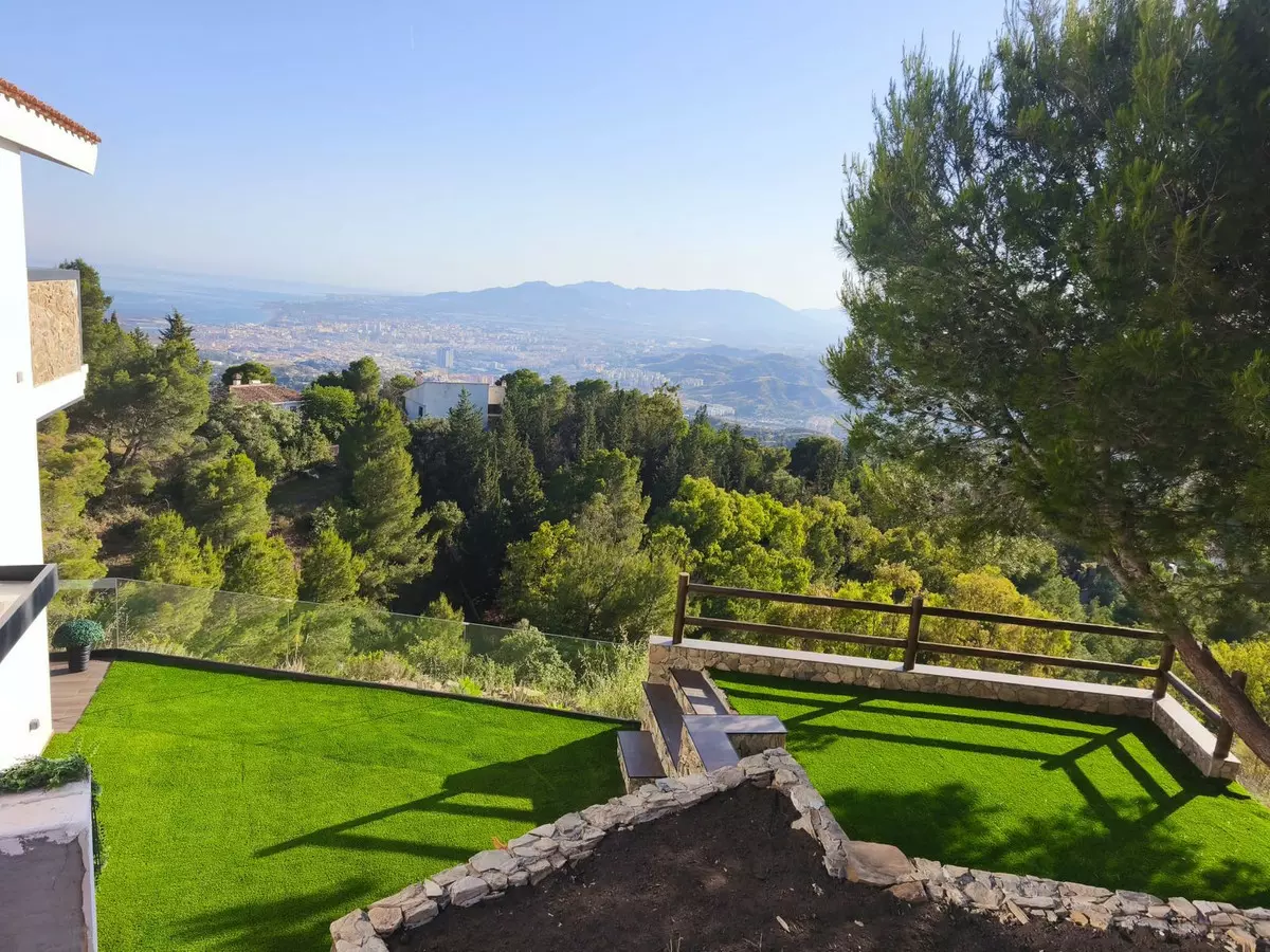 4-bedroom Villa In Málaga, Spain (200 M²)