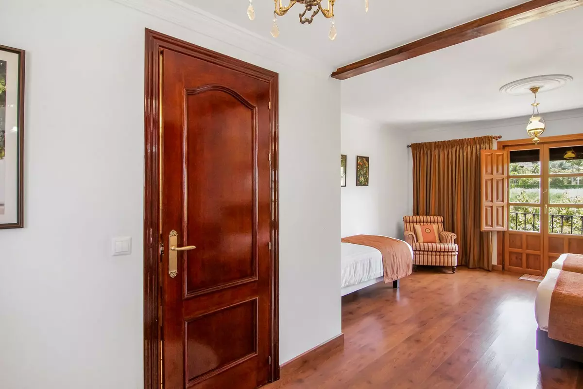 6-bedroom Country House In Canillas De Albaida, Spain (947 M²)