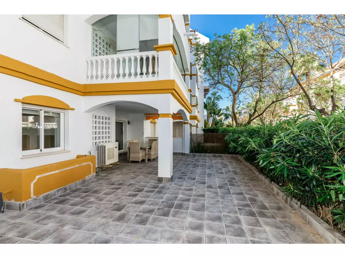 2-bedroom Apartment In Marbella, Spain (90 M²)