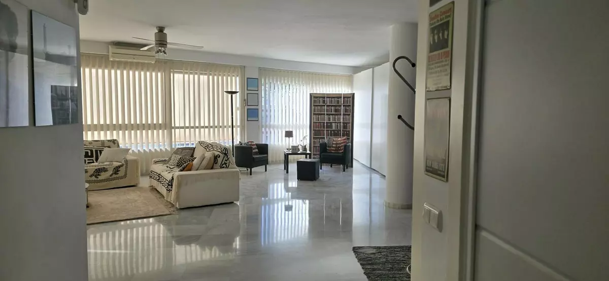 2-bedroom Apartment In Marbella, Spain (203 M²)