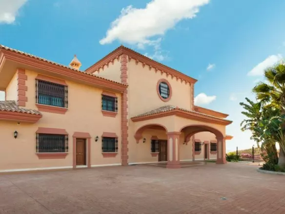 7-bedroom Villa In Mijas, Spain (2.235 M²)