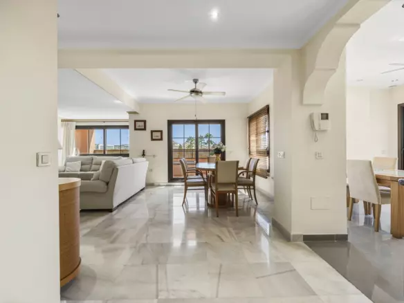 5-bedroom Apartment In Estepona, Spain (205 M²)