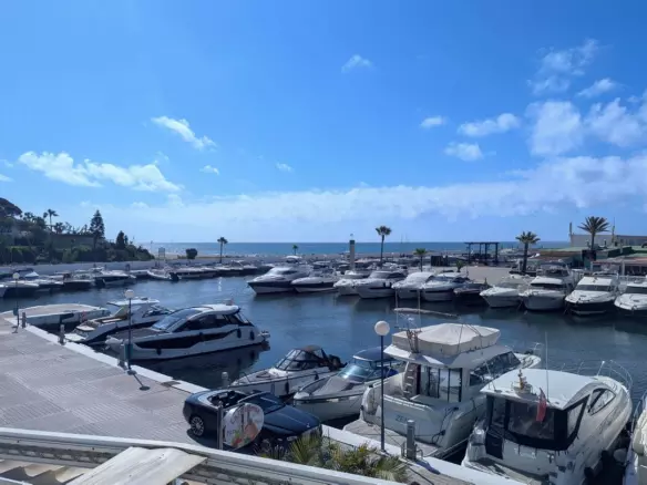 2-bedroom Apartment In Marbella, Spain (100 M²)