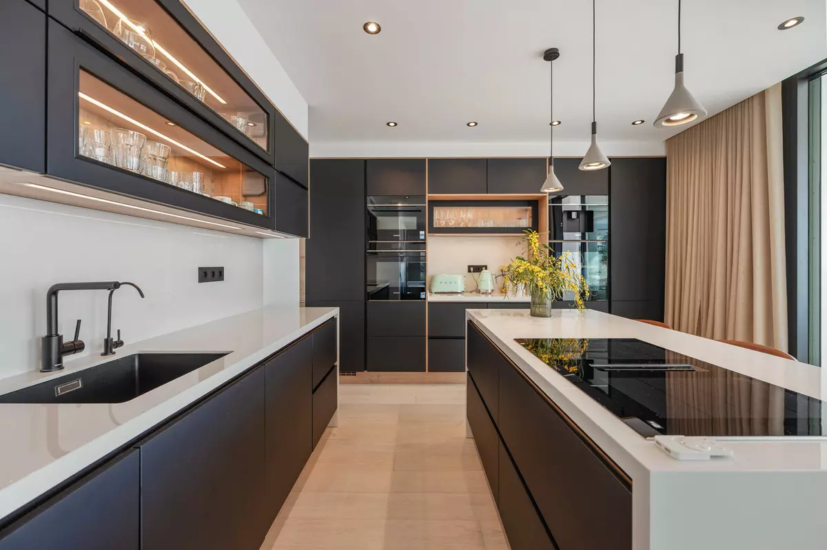 3-bedroom Apartment In Marbella, Spain (193 M²)
