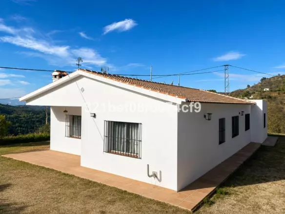 3-bedroom Town House In Málaga, Spain (140 M²)