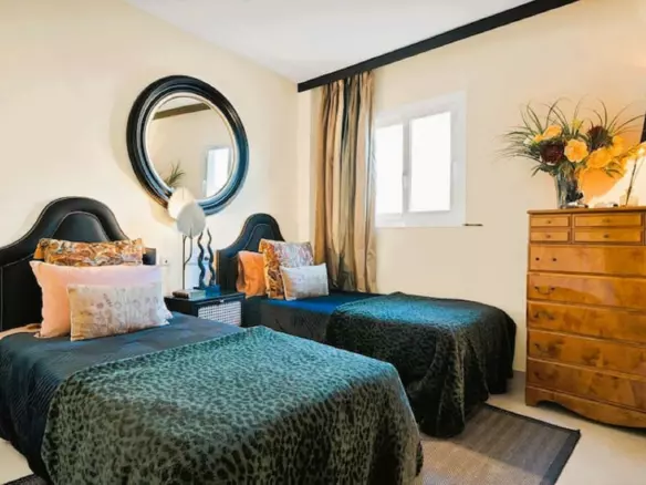 2-bedroom Apartment In Marbella, Spain (121 M²)