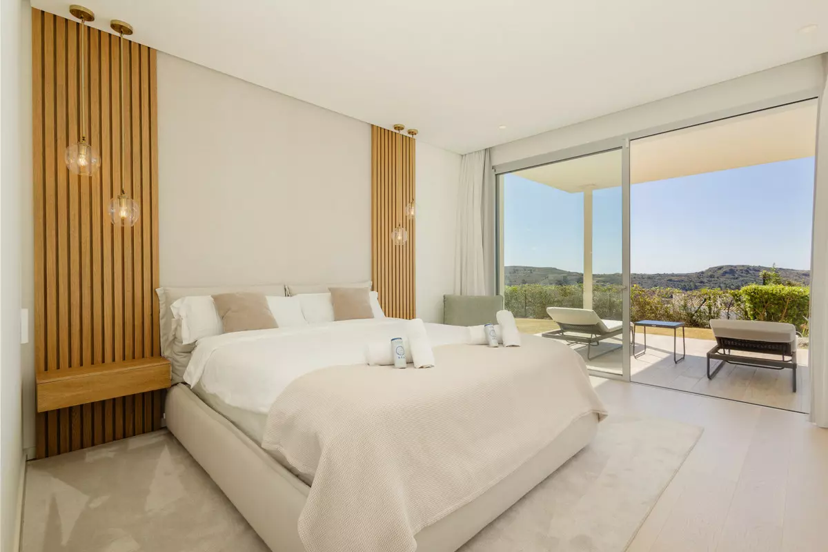 4-bedroom Apartment In Benahavis, Spain (238 M²)