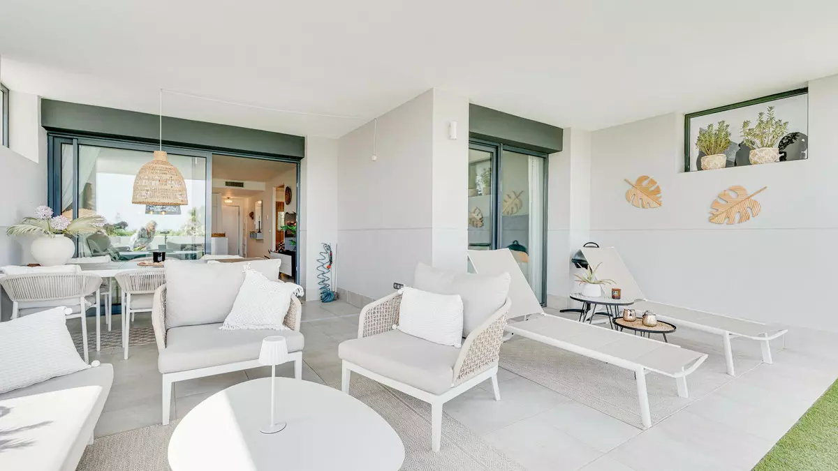2-bedroom Apartment In Manilva, Spain (79 M²)