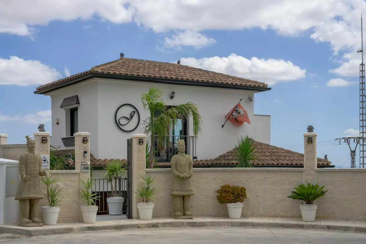 3-bedroom Villa In Casarabonela, Spain (232 M²)