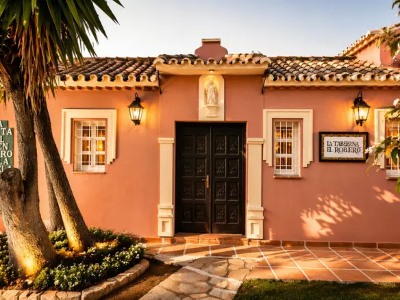 5-bedroom Villa In Marbella, Spain (650 M²)