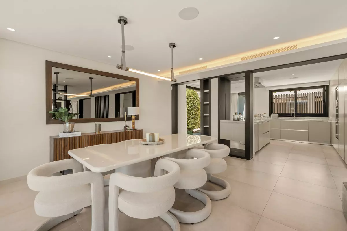 5-bedroom Villa In Marbella, Spain (342 M²)