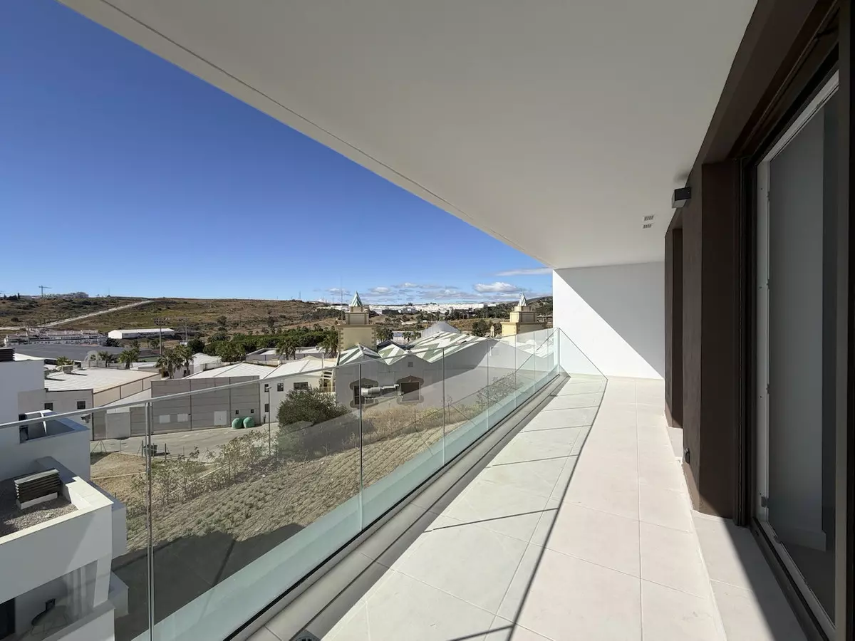 3-bedroom Apartment In Estepona, Spain (146 M²)