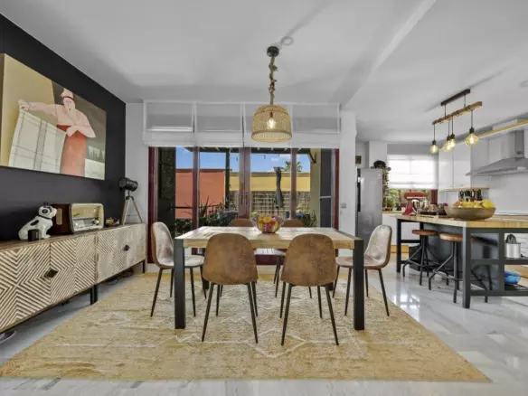 3-bedroom Villa In Málaga, Spain (260 M²)