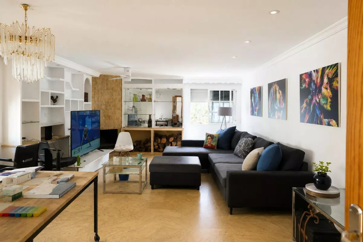 5-bedroom Villa In Marbella, Spain (378 M²)