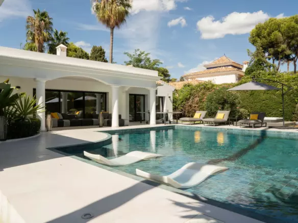 5-bedroom Villa In Estepona, Spain (278 M²)