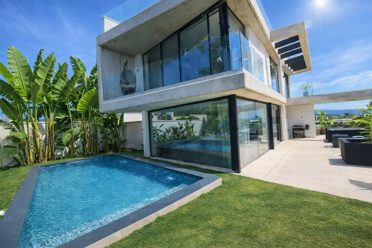 5-bedroom Villa In Marbella, Spain (285 M²)