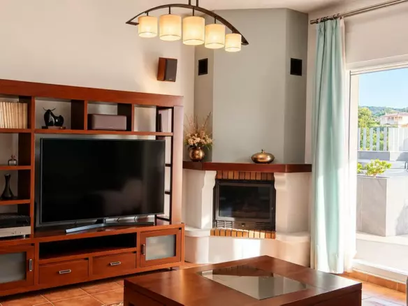 3-bedroom Apartment In Coín, Spain (274 M²)