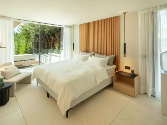 4-bedroom Villa In Marbella, Spain (435 M²)