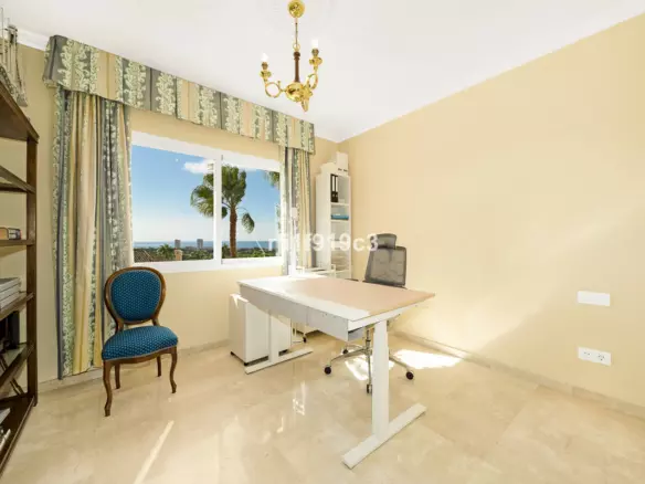 3-bedroom Apartment In Marbella, Spain (141 M²)
