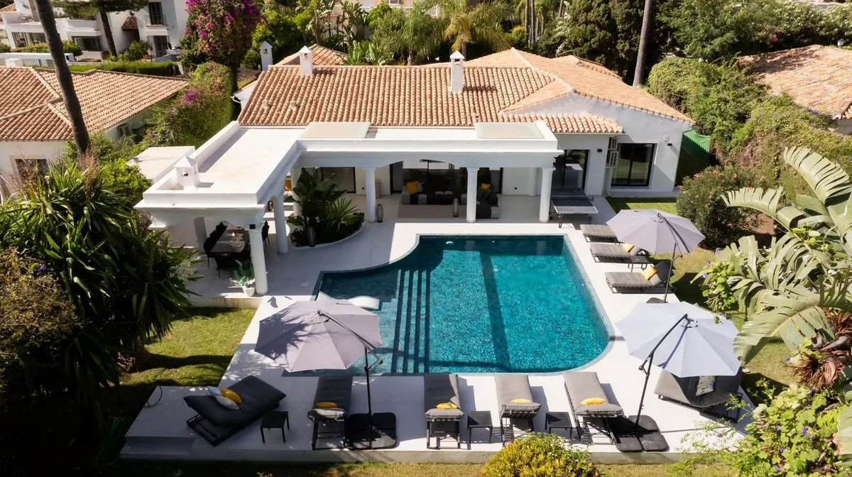 5-bedroom Villa In Estepona, Spain (278 M²)