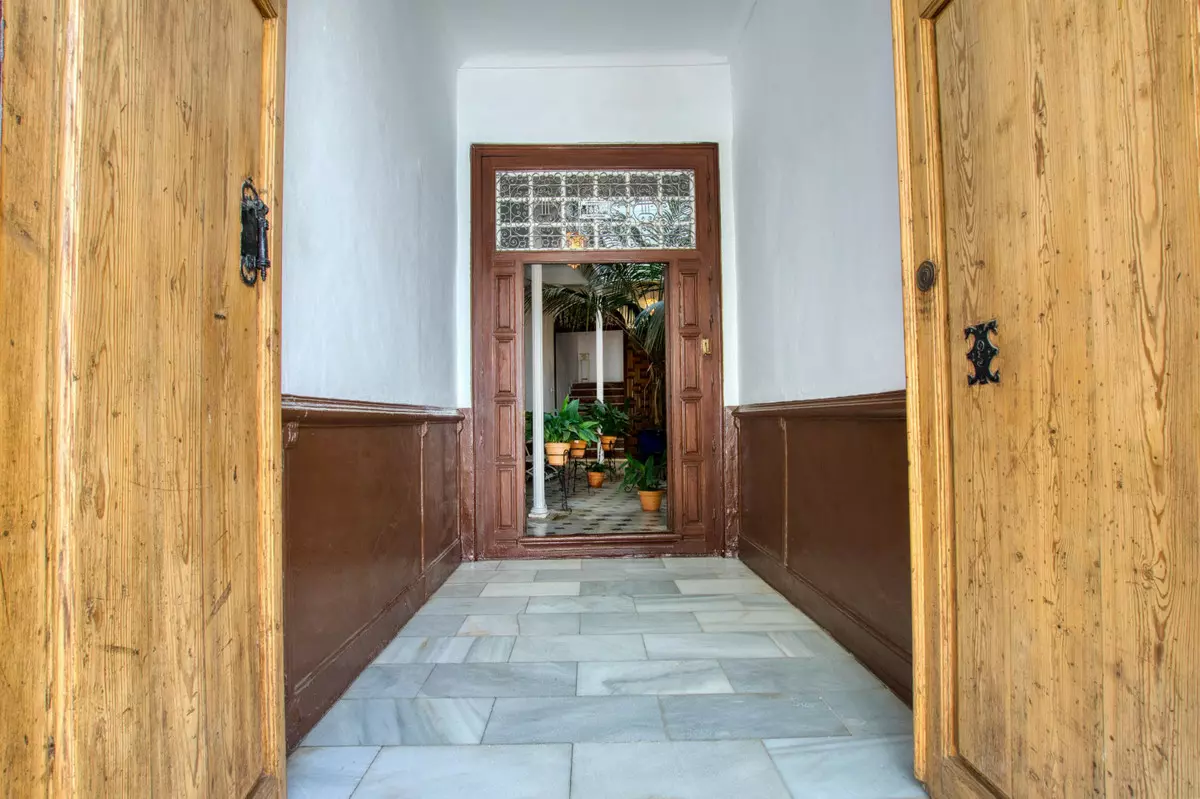 12-bedroom Town House In Vélez – Málaga, Spain (347 M²)