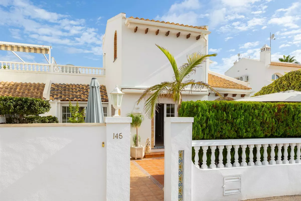 3-bedroom Villa In Orihuela, Spain (120 M²)