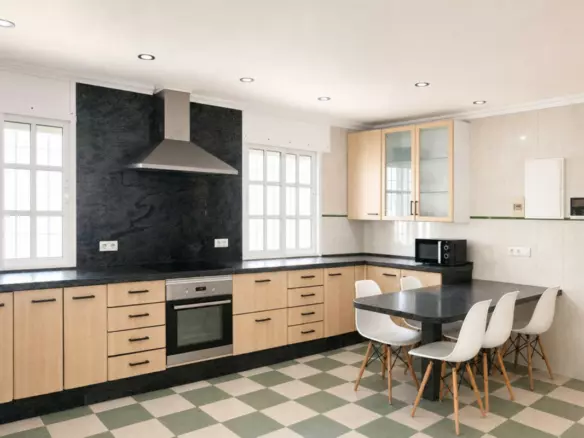 5-bedroom Villa In Marbella, Spain (378 M²)