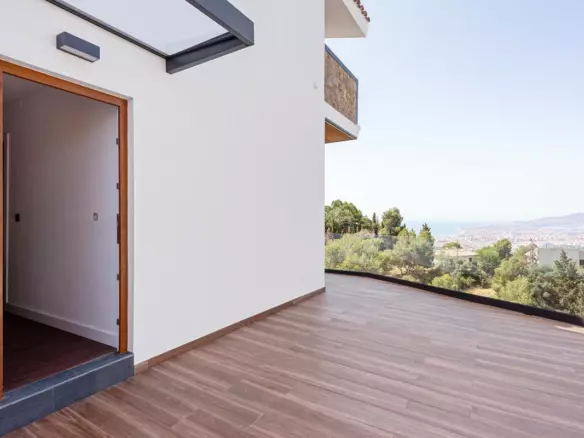 4-bedroom Villa In Málaga, Spain (200 M²)