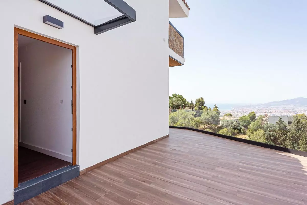 4-bedroom Villa In Málaga, Spain (200 M²)