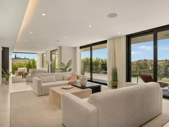 5-bedroom Villa In Marbella, Spain (342 M²)