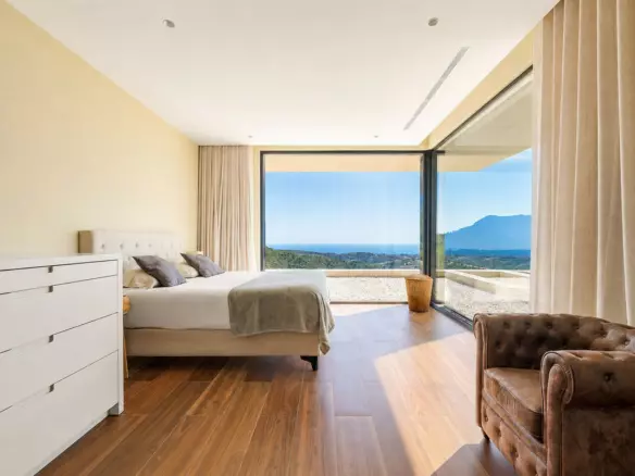 5-bedroom Villa In Benahavis, Spain (460 M²)
