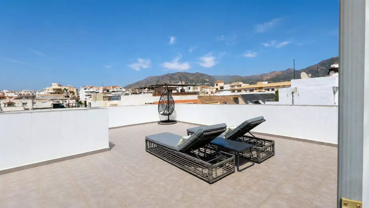 2-bedroom Apartment In Fuengirola, Spain (68 M²)