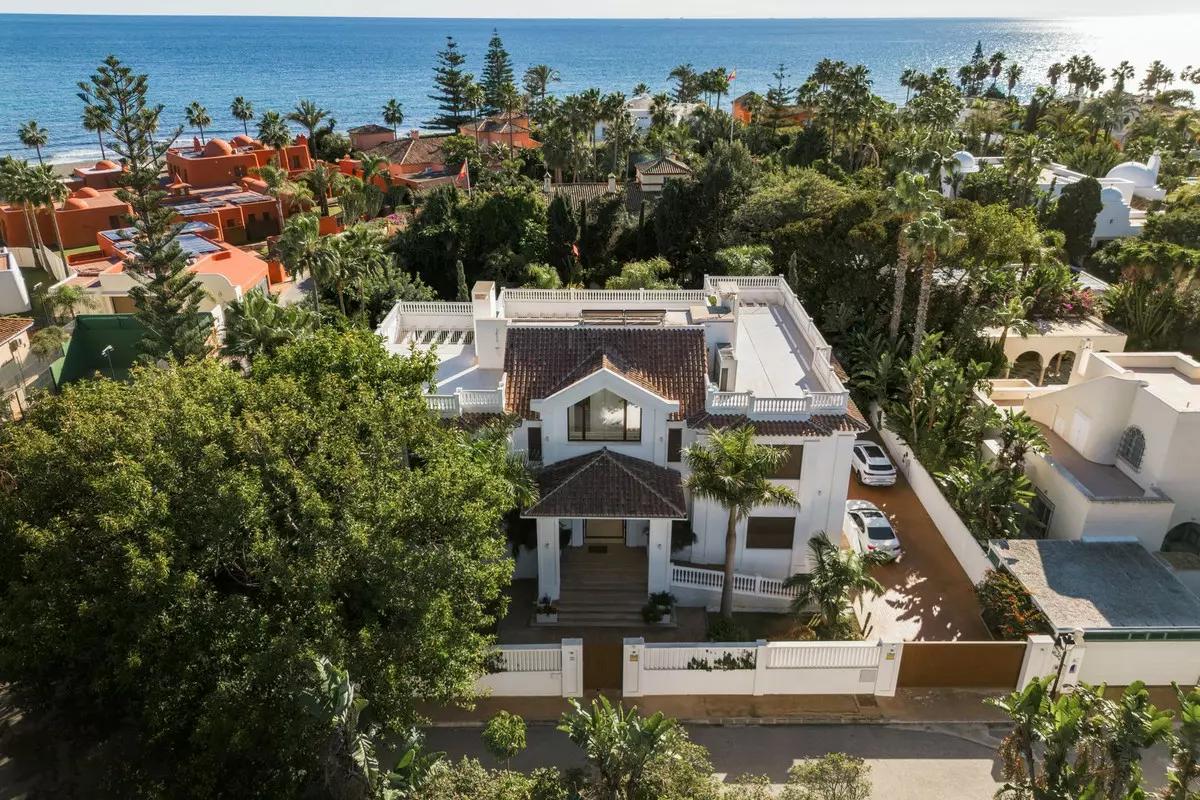 7-bedroom Villa In Estepona, Spain (761 M²)