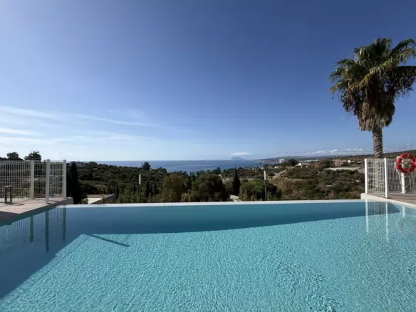 3-bedroom Apartment In Manilva, Spain (121 M²)