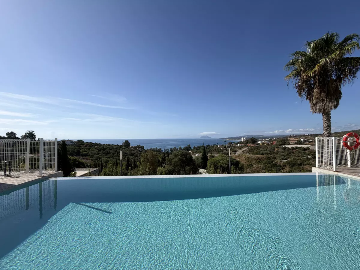 3-bedroom Apartment In Manilva, Spain (121 M²)