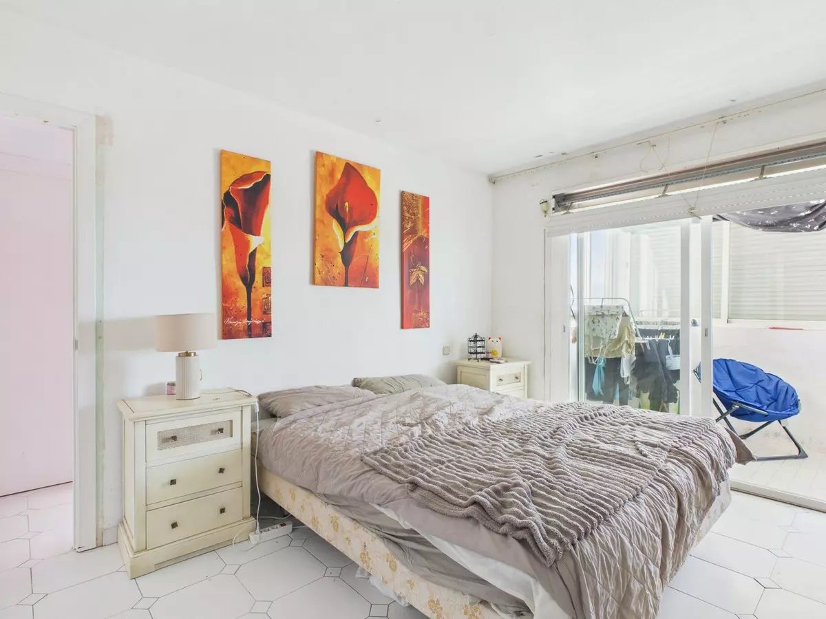3-bedroom Apartment In Estepona, Spain (82 M²)