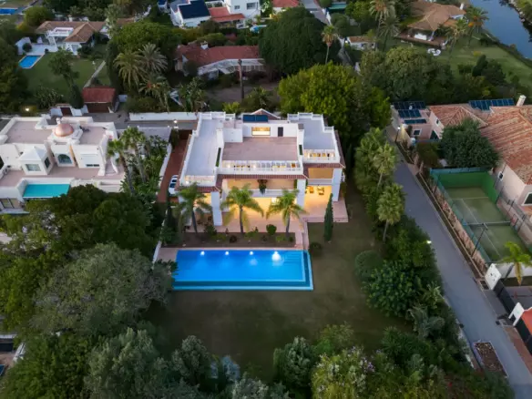 7-bedroom Villa In Estepona, Spain (761 M²)