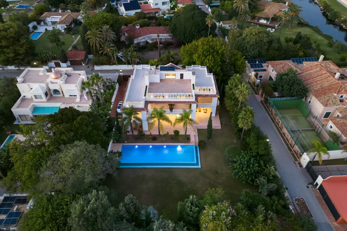 7-bedroom Villa In Estepona, Spain (761 M²)