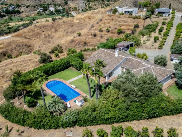 4-bedroom Villa In Alhaurín El Grande, Spain (213 M²)