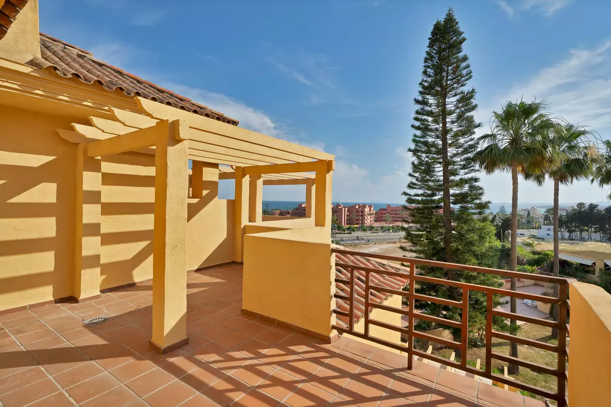 4-bedroom Town House In Estepona, Spain (235 M²)
