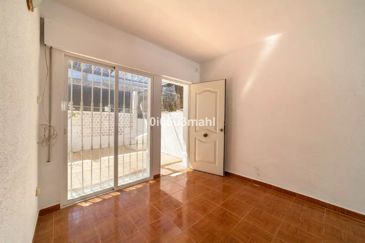 2-bedroom Villa In Rincón De La Victoria, Spain (42 M²)
