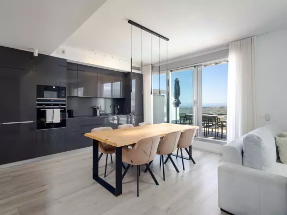3-bedroom Apartment In Estepona, Spain (107 M²)