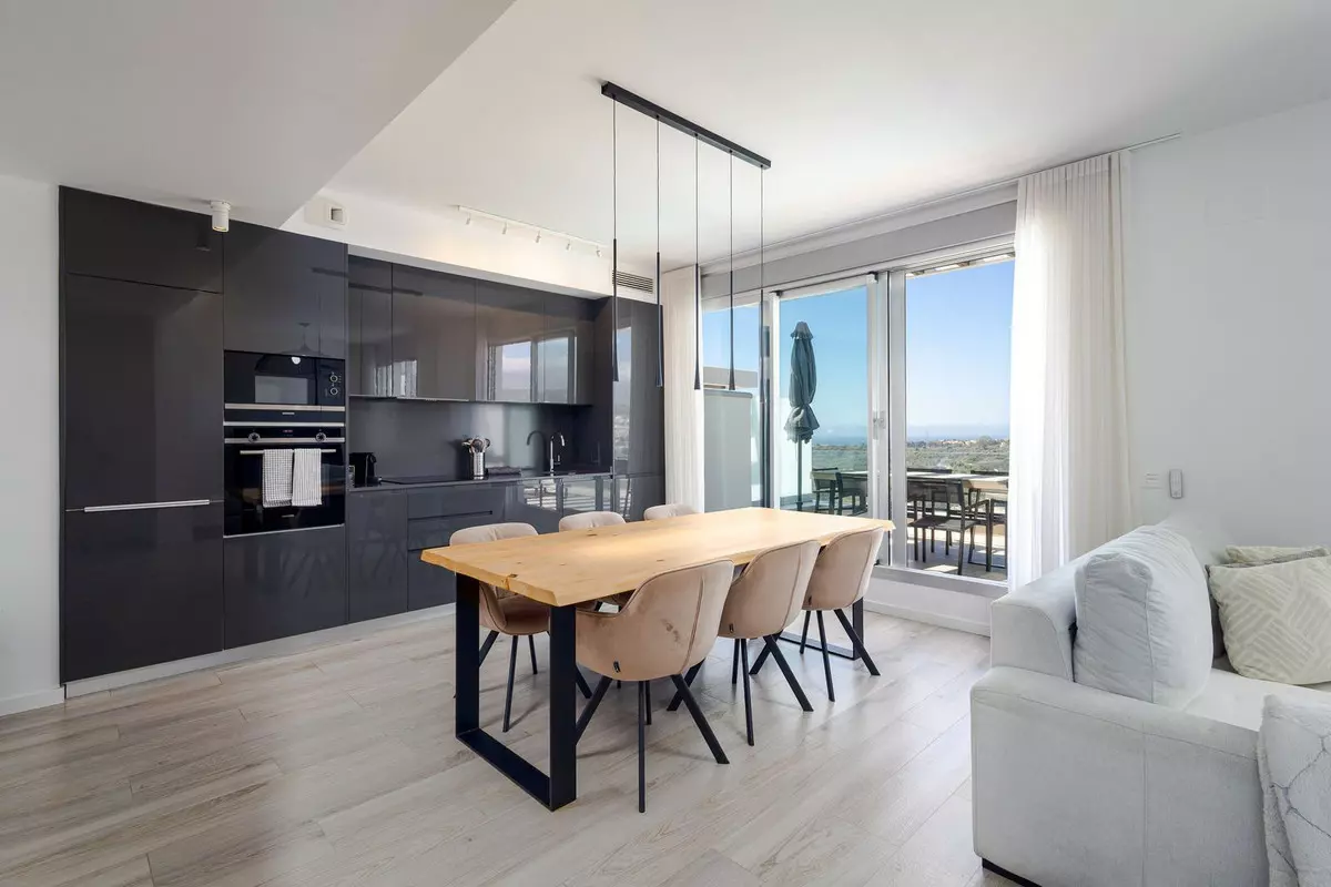 3-bedroom Apartment In Estepona, Spain (107 M²)