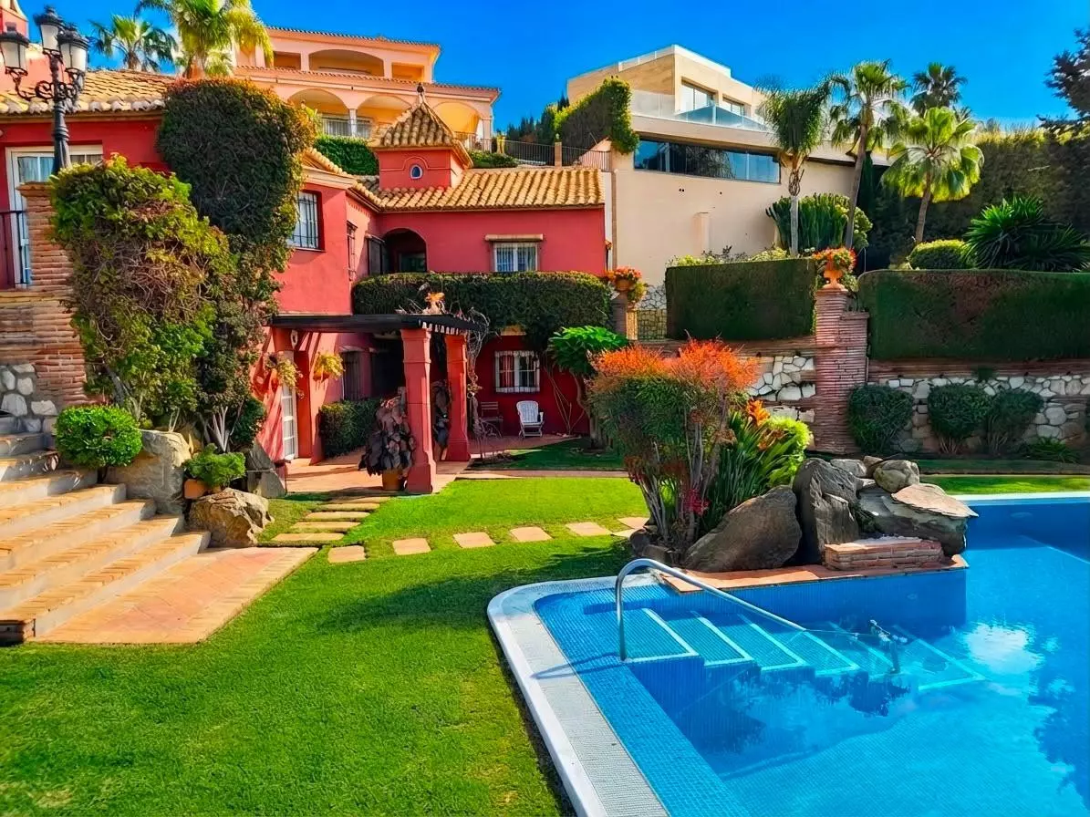 8-bedroom Villa In Benalmádena, Spain (885 M²)