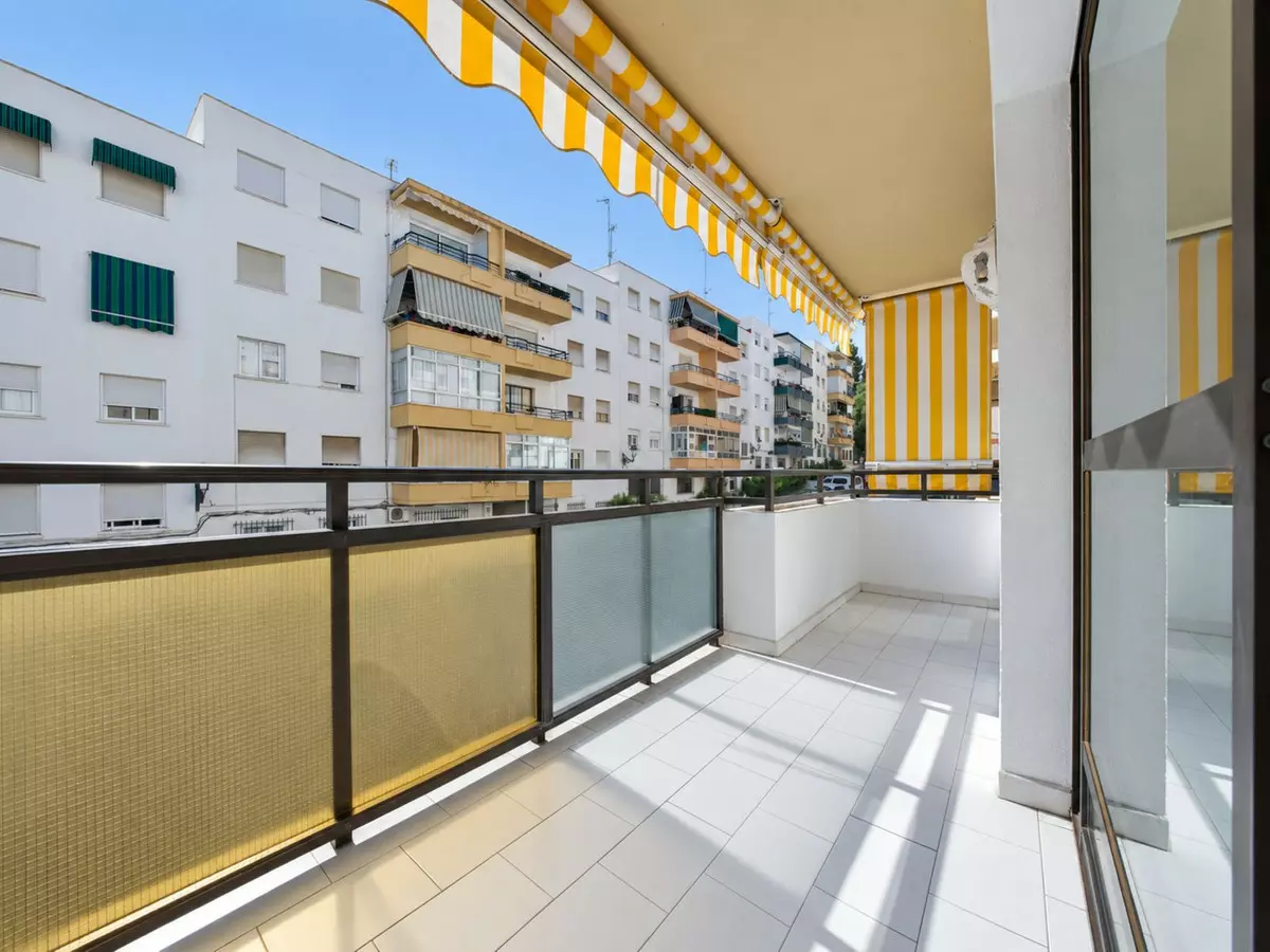 3-bedroom Apartment In Estepona, Spain (107 M²)