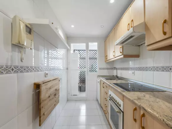 2-bedroom Apartment In Marbella, Spain (150 M²)