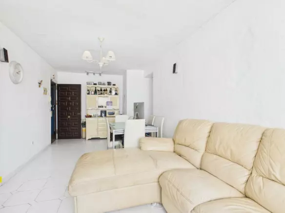 3-bedroom Apartment In Estepona, Spain (82 M²)