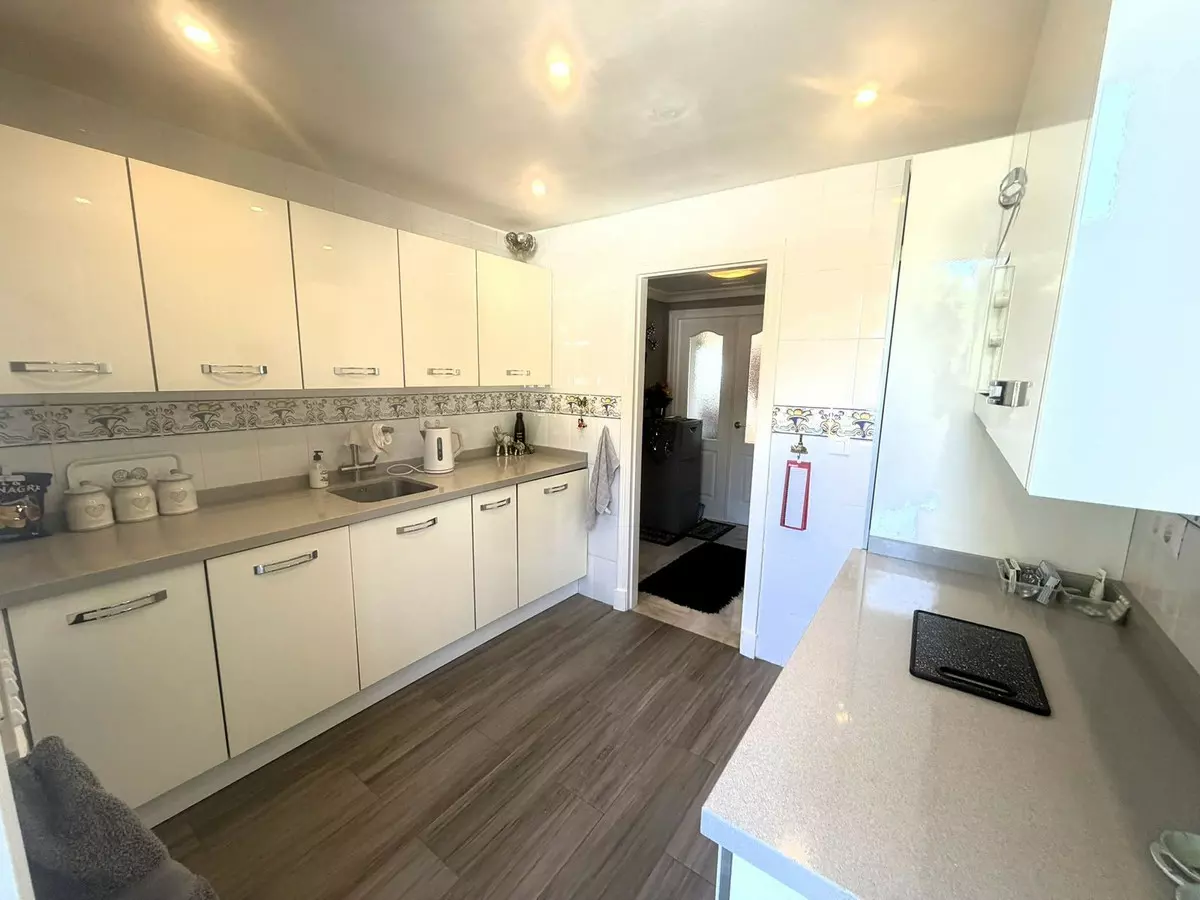 3-bedroom Apartment In Estepona, Spain (115 M²)