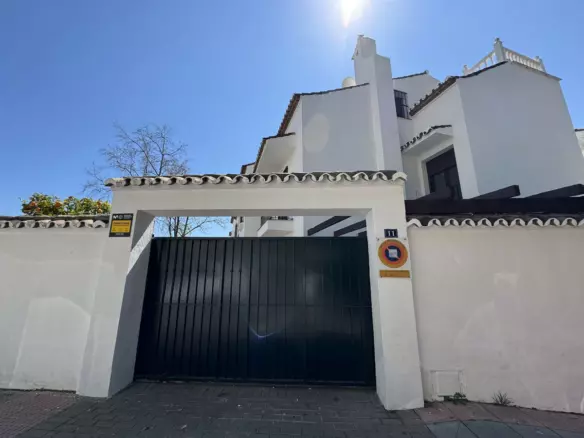 7-bedroom Town House In Marbella, Spain (255 M²)