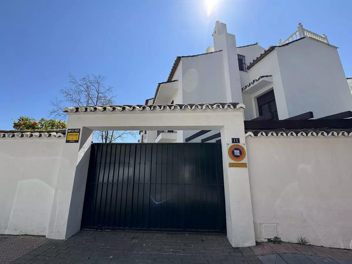 7-bedroom Town House In Marbella, Spain (255 M²)